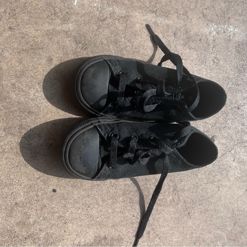 Excellent nearly new Chuck Taylors